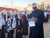 فضيلة الدكتور عبد الناصر شهاوي، رئيس منطقة كفر الشيخ الأزهرية، يشهد طابور الصباح بمجمع معاهد فتيات سنهور المدينة الإعدادي الثانوي