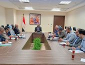 نائب وزير الإسكان يعقد اجتماعاً لمناقشة الاحتياجات المائية بمحافظة البحر الأحمر