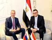 وزير الإسكان يعرض الفرص الاستثمارية المتاحة بالمدن الجديدة على وزير الاستثمار والتطوير الإقليمي بسلوفاكيا