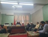 اجتماع رئيس الإدارة المركزية، بالأعضاء الفنيين بالمنطقة، لمتابعة سير العملية التعليمية، متابعة تقارير لجان المتابعة للمعاهد النائية، مناقشة تقارير غرفة العمليات لتفقد خطط التوجيه بالمعاهد لضمان سير العملية التعليمية بكفاءة