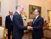 وزير الخارجية والهجرة يستقبل وزير الدولة الألماني للتعاون الاقتصادي والتنمية