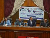 نائب رئيس جامعة الأزهر يكرم الطلاب الفائزين في مسابقة القرآن الكريم على مستوى كليات البنين لفرع الوجه القبلي