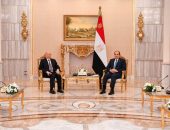 السيد الرئيس عبد الفتاح السيسي، يستقبل الدكتور رشاد العليمي رئيس مجلس القيادة الرئاسي اليمني، وذلك على هامش أعمال الدورة الثانية عشر للمنتدى الحضري العالمي التابع للأمم المتحدة، والمنعقد بالقاهرة.