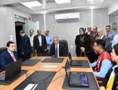 محافظ الفيوم يشهد التصويت الإليكتروني لانتخابات الاتحادات الطلابية للمرحلتين الثانوية والإعدادية بالمحافظة