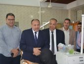 “نائب رئيس جامعة الأزهر يتفقد سير العمل بعيادات طب الأسنان بجامعة الأزهر بأسيوط ويشيد بجهود الكلية فى خدمة المرضى”