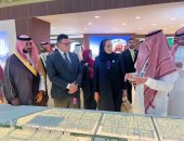 وزير الإسكان يعرض الفرص الاستثمارية المتاحة بمختلف أنواعها بالمدن الجديدة.. ويشرح التجربة العمرانية المصرية