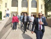 وزير الثقافة يتفقد التجهيزات الجارية لافتتاح مهرجان القاهرة السينمائي ومتحف الفن الحديث
