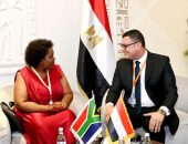 وزير الإسكان يعرض على نظيرته من جنوب أفريقيا التجربة العمرانية المصرية.. ويبحثان سبل تعزيز التعاون المشترك