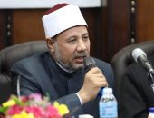 خريجو الدفعة ٣٢ بـ”طب بنين” والدفعة ٩ بـ”طب بنات” بأسيوط يتبرعون بجهازي “دوبلر ومونيتور” للمستشفى الجامعي