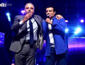 إيهاب توفيق يتألق في حفل “كامل العدد” على مسرح البالون ضمن جهود الثقافة لتطوير قطاع الفنون الشعبية والاستعراضية