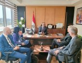 نائب وزير الإسكان يُتابع مع مسئولي بعثة البنكين الدولي والآسيوي موقف برنامج خدمات الصرف الصحي المستدامة في المناطق الريفية