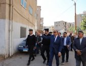 محافظ المنيا يقود حملة لغلق وتشميع  محال وكافيهات مخالفة بحي شمال المدينة