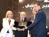 مؤتمر “الناس والبنوك” يكرم علاء فاروق وزير الزراعة لخبرته وإنجازاته المصرفية على مدار ٤٠ عاما