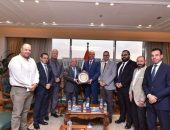 وزير العمل يستقبل نقيب المهندسين لبحث تفعيل التعاون في المجالات المشتركة ..