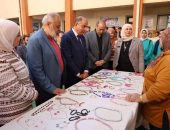 محافظ المنيا يتفقد مدرسة المنيا الرسمية للغات ويشاهد عروضاً فنية ضمن برنامج ” مصر جميلة “