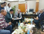 مسئولو “الإسكان” يتابعون مشروعات الكهرباء والمحطات بمدن شمال الصعيد