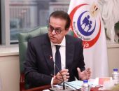 نائب رئيس مجلس الوزراء ووزير الصحة يبحث مع وفد شركة جلاسكو (GSK) سبل التعاون في القطاع الصحي