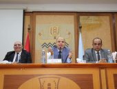 محافظ كفرالشيخ يعقد اجتماعًا موسعًا لمتابعة منظومة التصالح ومستجدات تقنين أراضي أملاك الدولة ومواجهة التعديات بقرى ومدن المحافظة .. تبسيط إجراءات التقنين للأهالي .. مشددًا بحسن معاملة المواطنين