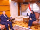 وزيرة التضامن الاجتماعي ورئيس اللجنة البارالمبية المصرية يبحثان تعزيز سبل التعاون المشترك