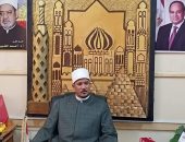 فضيلة الدكتور عبد الناصر شهاوي، رئيس الإدارة المركزية لمنطقة كفر الشيخ الأزهريّة، يوجه أعضاء لجنة تلقي طلبات المتقدمين للعمل بنظام الحصة بمعاهد المنطقة
