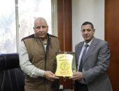 محافظ الوادي الجديد يرحب بإنشاء فرع لجامعة الأزهر بالمحافظة خدمة لطلاب المحافظة والمحافظات المجاورة