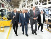 نائب رئيس مجلس الوزراء للتنمية الصناعية وزير الصناعة والنقل يشهد إطلاق سيارة إكسيد المنتجة في مصر ويتفقد خطوط الإنتاج بالمصنع