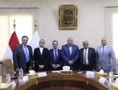 محافظ الوادي الجديد يشهد توقيع بروتوكول تعاون مع شركة “باراديس”