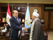 محافظ كفرالشيخ يُسلّم 11 عقد تقنين أراضي أملاك دولة للمستفيدين من المواطنين.. انتهينا من تسليم 1140 عقد بتسهيلات غير مسبوقة فى السداد
