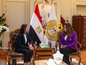 وزيرة التنمية المحلية تتابع مع محافظ البحيرة جهود توفير السلع الغذائية بأسعار مخفضة وتنفيذ المبادرة الرئاسية” بداية جديدة ” والموقف التنفيذ للموجة  الـ24 لإزالة التعديات