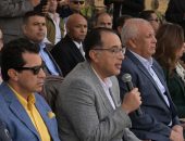 رئيس الوزراء يشهد افتتاح نادي الهجن والفروسية الدولي في الخارجة بالوادي الجديد