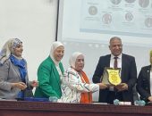 نائب رئيس جامعة الأزهر لفرع البنات يشيد بالمبادرة الرئاسية لبناء الإنسان
