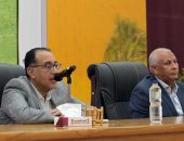رئيس الوزراء يعقد لقاء جماهيريا مع نواب البرلمان والعمداء والمشايخ بالمحافظة