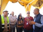 نائب وزير الإسكان يتفقد مشروعات الصرف الصحي المتكامل بمحافظة المنوفية برفقة بعثة من البنك الدولي