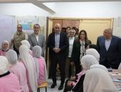 وزيرة التنمية المحلية تشارك رئيس الوزراء في تفقد “مدرسة نجيب محفوظ الثانوية بنات” بمدينة الخارجة