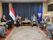 محافظ دمياط يلتقى مع رؤساء الأندية الرياضية لمناقشة عدد من الموضوعات وتذليل المعوقات التى تواجههم