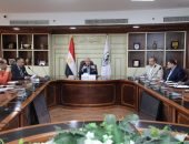 محافظ بني سويف يواصل اجتماعاته لبحث إجراءات وآليات إنشاء وتشكيل جمعيات للمستثمرين  بالمناطق الصناعية تفعيلاً لقرارات المجموعة الوزارية للتنمية الصناعية