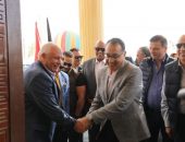 رئيس الوزراء يشهد افتتاح نادي الهجن والفروسية الدولي بالخارجة