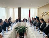 وزير الخارجية والهجرة يلتقي مع عدد من رجال الأعمال الكونجوليين لتعزيز التعاون الاقتصادي والتجاري بين البلدين