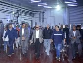 محافظ الأقصر يتفقد المنطقة الصناعية بالبغدادى .. ويوجه ببدء توصيل أعمال الكهرباء للمرحلة الثالثة