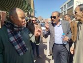 وكيل وزارة التموين بالأقصر يتفقد الحالة التموينية بمركزي إسنا والطود