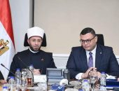 وزيرا الإسكان والأوقاف يناقشان عددًا من الموضوعات المشتركة بين الوزارتين