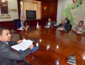 محافظ الأقصر يتابع ملف إزالة التعديات على أراضي أملاك الدولة والأراضي الزراعية