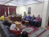 رئيس الادارة المركزية لمنطقة القاهرة الأزهريّة  يجتمع بمديرى  الإدارات التعلمية لبحث استعدادت الامتحانات