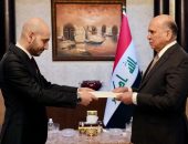 نائب رئيس الوزراء وزير الخارجية يتسلم نسخة من أوراق اعتماد سفير أرمينيا لدى العراق