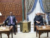 الإمام الأكبر يستقبل وزير الشؤون الإسلامية والأوقاف بجمهورية جيبوتي لبحث سبل تعزيز الدعم التعليمي والدعوي لأبناء الشعب الجيبوتي