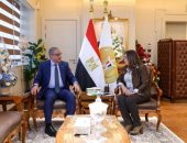 وزيرة التنمية المحلية تتابع مع محافظ الفيوم جهود تنفيذ المبادرة الرئاسية “بداية” ومعدلات الآداء بملفي “التصالح” و”تقنين أراضي الدولة” ومشروعات ” حياة كريمة “