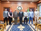 محافظ الدقهلية يستقبل وفد مجلس نقابة الأطباء