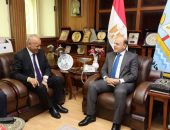 محافظ كفر الشيخ يستقبل النائب مصطفى بكري للمشاركة في المؤتمر العِلمي الثاني بكلية الآداب