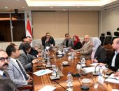 وزير الإسكان يتابع موقف تشغيل مشروع ممشى أهل مصر.. وموقف مشروعات تطوير أرض مطار إمبابة
