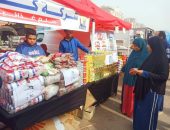 افتتاح سوق اليوم الواحد بمنطقة المرج والذى تنظمه الشركة القابضة للصناعات الغذائية بالتنسيق مع محافظة القاهرة.